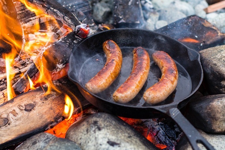 Types of Cookware for Easy Outdoor Feasts