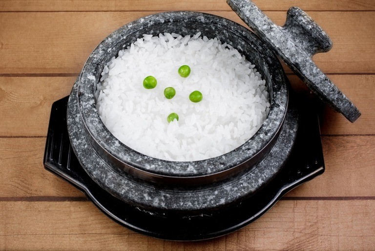 Types of Cookware for Easy Outdoor Feasts