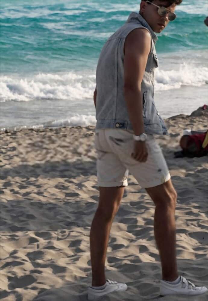 What To Wear To A Beach Party For Guys?