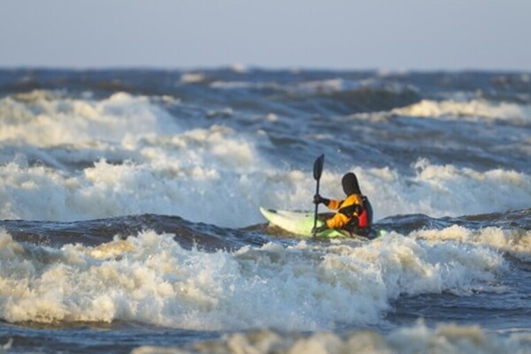 What to Wear When Kayaking?