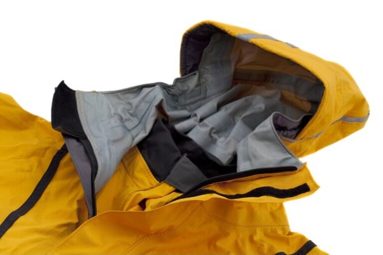 What to Wear When Kayaking?