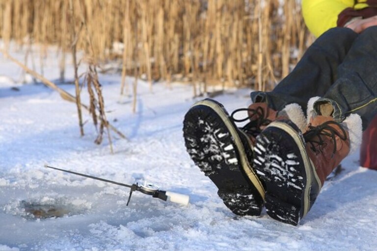 What to Wear When Fishing in Cold Weather?