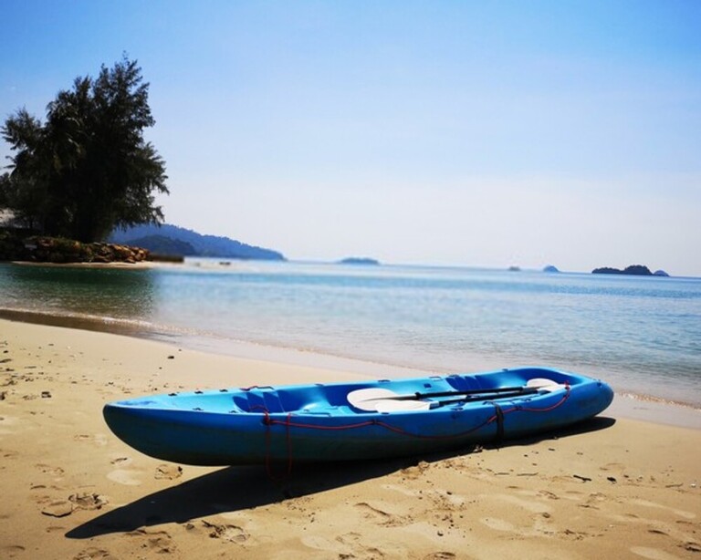 How To Avoid Back Pain When Kayaking?